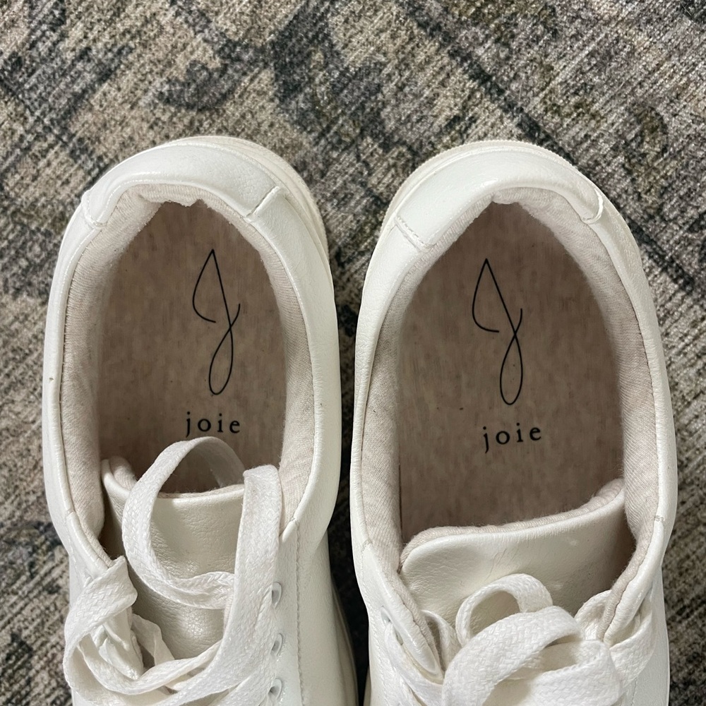 Brand new Joie cream colored leather shoes.